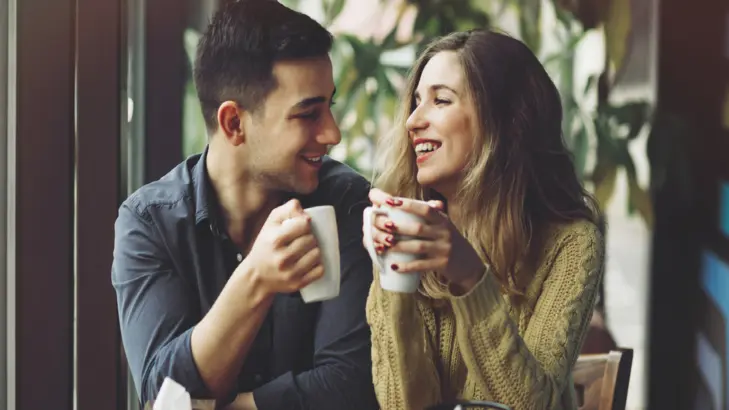 لغة الجسد بين الزوجين فن التواصل الصامت